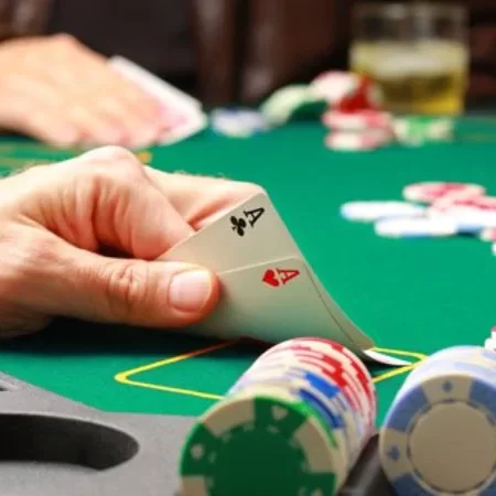 Cách đọc bài poker – Trở thành siêu sao poker nhờ đọc bị bài